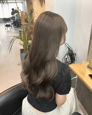 ロング カラー ミルクティーベージュ ❤︎レイヤー　MIAのヘアスタイル