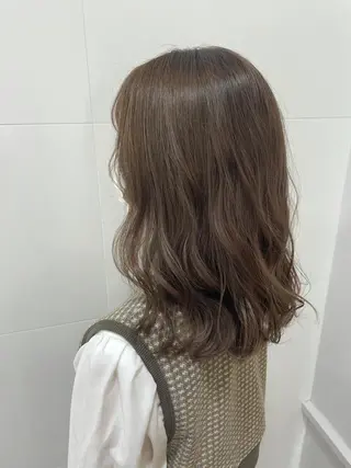ミディアム 米津 優花のヘアスタイル