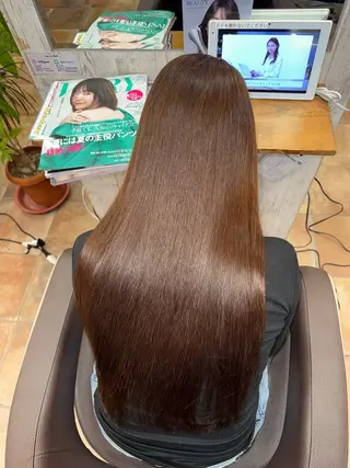 ロング 白髪ぼかし☘️クセ 活かし🎈小倉🥇のヘアスタイル