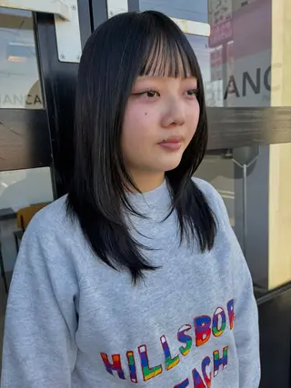 セミロング カラー 遠藤 愛莉のヘアスタイル