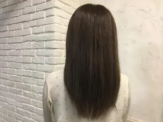 ロング カラー 乳井 悠香のヘアスタイル