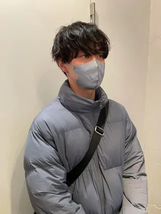 ショート パーマ メンズ MIOベージュカラー 柔らかいカラーのヘアスタイル