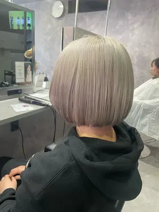 ショート 手塚 由佳のヘアスタイル