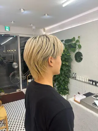 メンズ 🧸ミルクティー／ ぷつっとボブ｜ミクのヘアスタイル