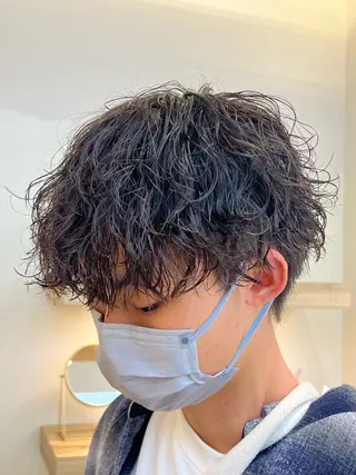 ショート メンズパーマ 岩成健志郎のヘアスタイル