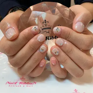 ネイル ネイルリボン 受付スタッフのネイルデザイン