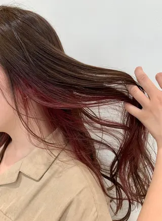 ロング 🕊顔まわりカット ／インナーカラー🕊のヘアスタイル