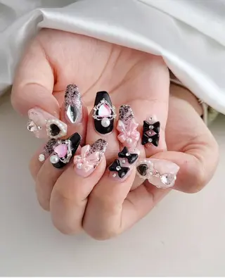 ネイル Lina nail所属・Luna 池袋のネイルデザイン