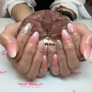 ネイル ネイルリボン 受付スタッフのネイルデザイン