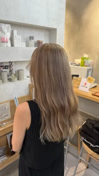 ロング カラー Lico所属・小川 楓華のヘアスタイル