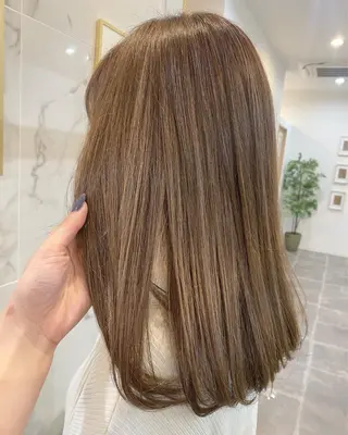 セミロング カラー 韓国ヘア顔周りカット 艶髪ベージュtamaのヘアスタイル