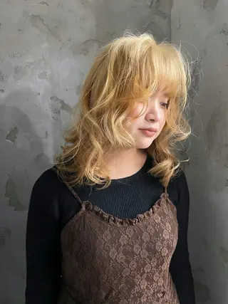 セミロング shiba tomomiのヘアスタイル