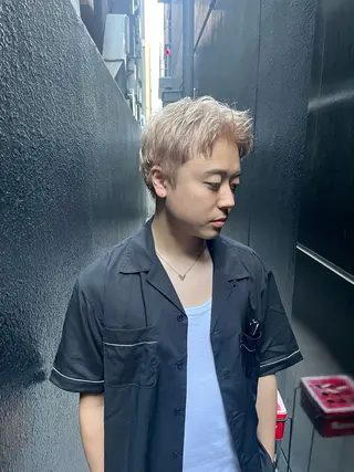 メンズ 綾乃／デザインカラー ／ハイトーン／ボブのヘアスタイル