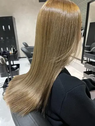 ロング カラー room肥後橋所属・room ヨネヤマのヘアスタイル