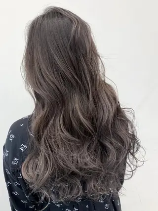 ロング カラー ダブルカラー／レイヤ ーカット𝓜𝓐𝓞のヘアスタイル