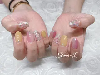 カラー ネイル 芦辺 香奈のネイルデザイン