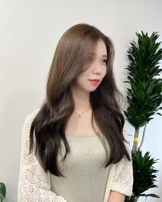 ロング カラー 韓国×髪質改善💊 似合わせ/武田涼のヘアスタイル