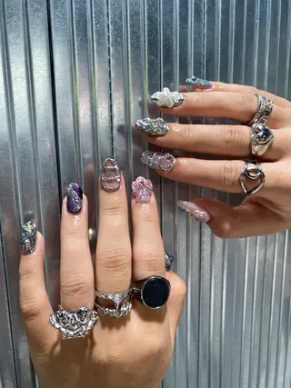 ネイル Shiori･:* 💫のネイルデザイン