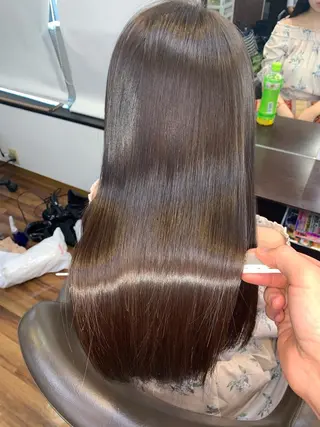 ロング she2.所属・縮毛矯正/髪質改善 井上智秀のヘアスタイル