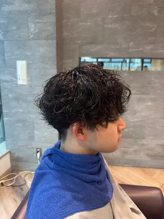ショート パーマ メンズ メンズ特化/ センターパート/八谷のヘアスタイル