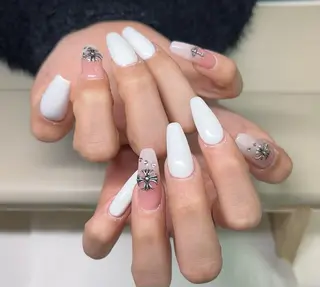 ネイル NiNa ビューティーサロン所属・Ni Naのネイルデザイン