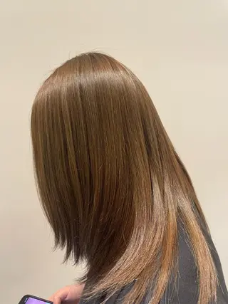 ミディアム カラー ウォーレントリコミ  ニューヨーク所属・西梅田直結🌹 若林梨音のヘアスタイル