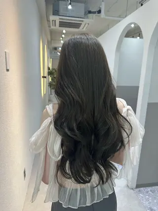 ロング 韓国レイヤー透明感 カラーヨウスケのヘアスタイル