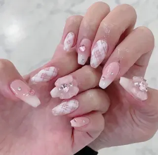 ネイル Lee Nailsのネイルデザイン