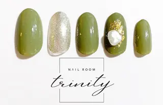ネイル Trinity ネイリストスタッフのネイルデザイン