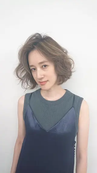 ミディアム カラー ヘアアレンジ HairSignature所属・ブリーチ指名神戸 No.1美容師RENのヘアスタイル