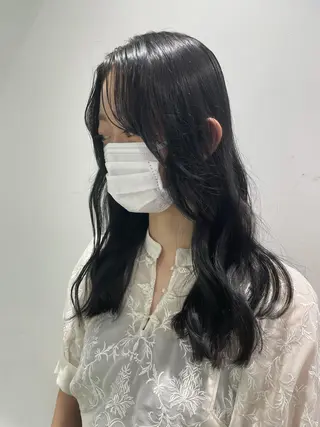 セミロング カラー Ella所属・nana【艶髪】/ レイヤー/縮毛矯正のヘアスタイル