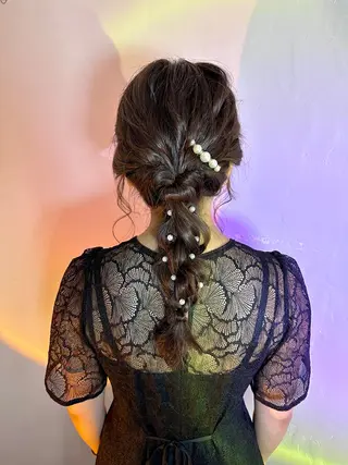 セミロング カラー パーマ ヘアアレンジ アイブロウ 推し活専用 【派手髪】飯野ゆかりのヘアスタイル