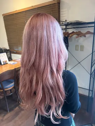 ロング 岡本 妃麗のヘアスタイル