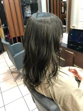 セミロング カラー SHAFT Ieiriのヘアスタイル