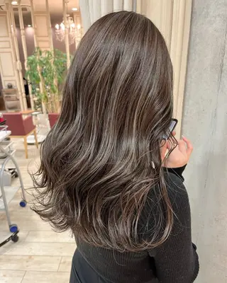 ロング カラー ヘアアレンジ サソウ ユリエ🥥のヘアスタイル