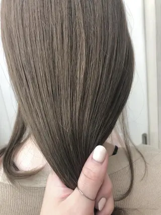 セミロング カラー newi hauoli札幌駅前のヘアスタイル