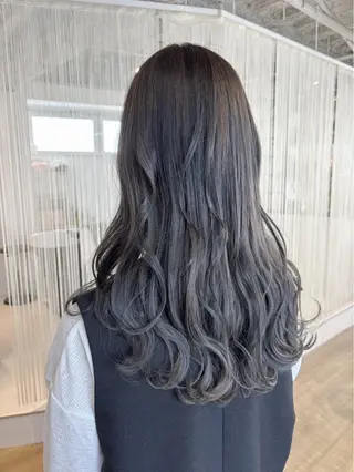 ロング カラー 伊藤 かなのヘアスタイル