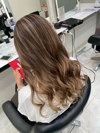 ロング 岸 保奈美のヘアスタイル