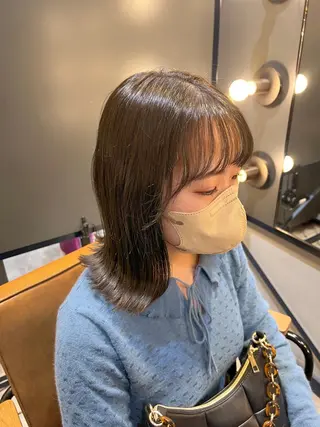 セミロング カラー ノイシキ サキのヘアスタイル