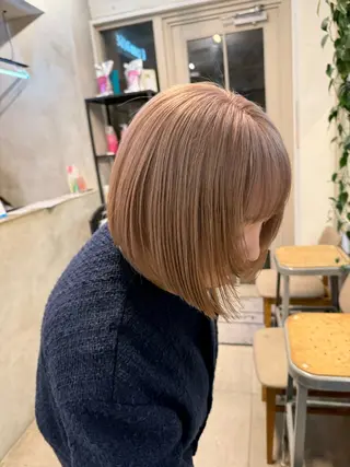 ショート カラー ミルクティー× グレージュMOMOのヘアスタイル