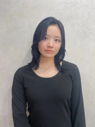 ショート カラー YUI ハイトーンカラーのヘアスタイル