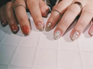 ショート カラー ネイル マツエク・マツパ illum hicariのネイルデザイン