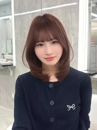 ミディアム 栄/レイヤー/ 津野 こころのヘアスタイル