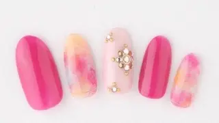 ネイル サロンR所属・岡田 美保のネイルデザイン