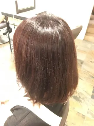 ミディアム 乳井 悠香のヘアスタイル