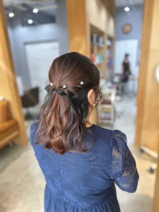 ミディアム miloc MOMOKAのヘアスタイル