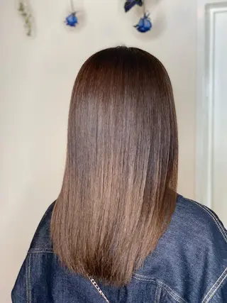 セミロング Brooch ブローチのヘアスタイル