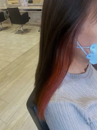 カラー 山下 優美のヘアスタイル