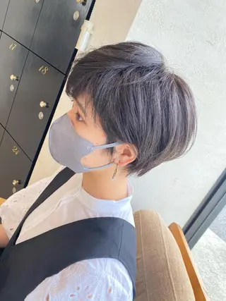 ショート カラー ヤマグチ ナツキのヘアスタイル