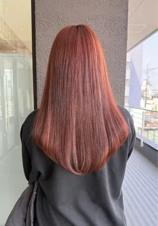 ロング エクファ 浦田のヘアスタイル